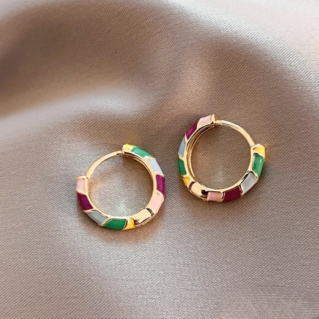 Elegante Oorbellen met Veelkleurig Emaille in Goud